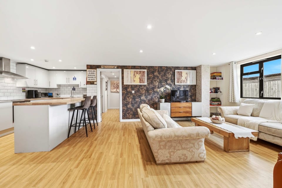 House | 6 bedrooms, Internet