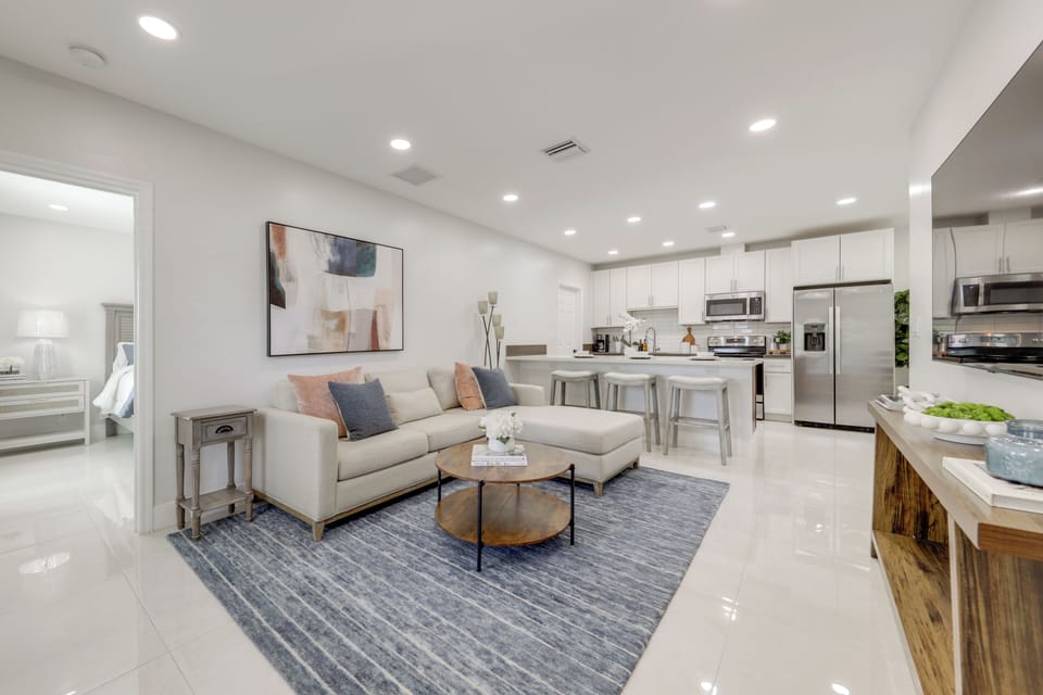 Apartment (3 Bedrooms) | Front of property