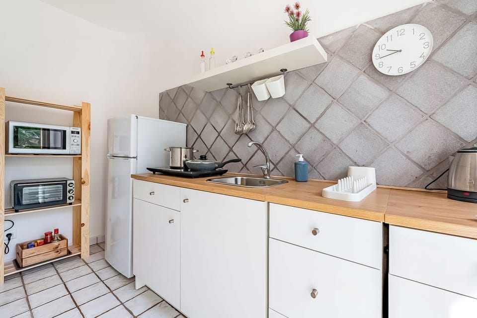 Family Villa, 3 Bedrooms, Fireplace (Casolare Di Puglia with private Pool) | Private kitchen