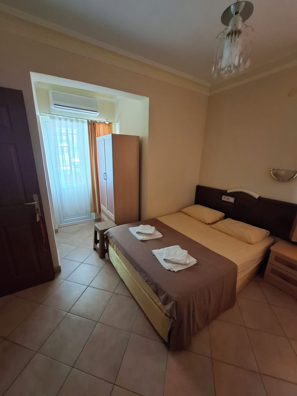 Exclusive Studio Suite, 1 Double Bed, Non Smoking, Mountain View | Laptop workspace, iron/ironing board, free WiFi