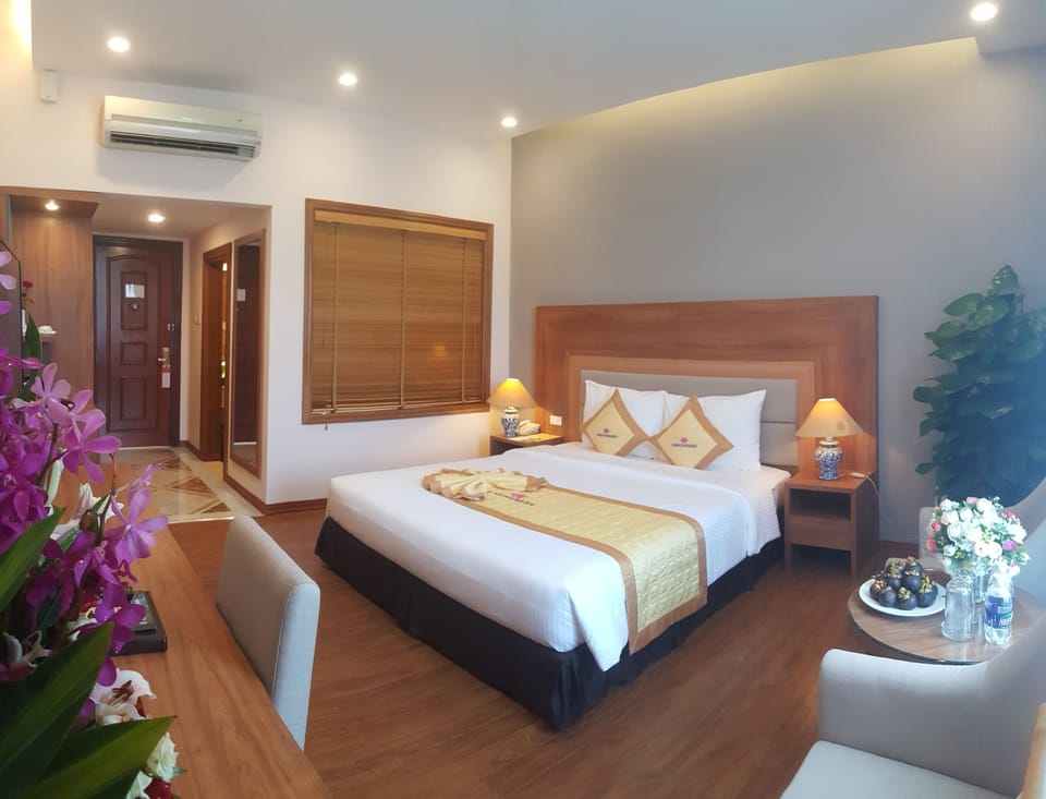 Deluxe Double or Twin Room | Minibar, in-room safe, desk, soundproofing