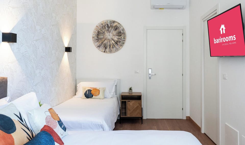 Triple Room | Desk, iron/ironing board (on request), WiFi (free)