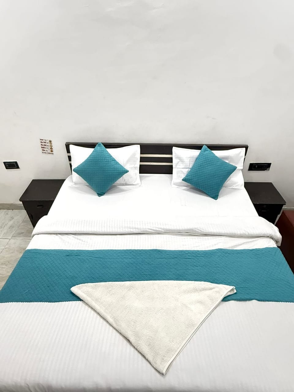 Deluxe Room | Desk, free WiFi