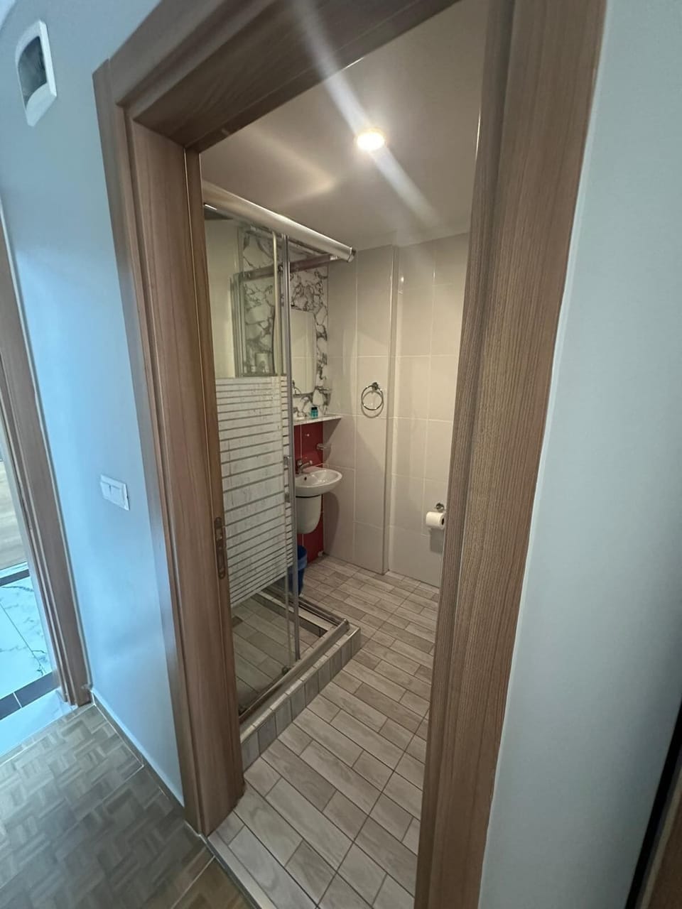 Comfort Triple Room, Balcony, City View | Bathroom | Shower, free toiletries, hair dryer, towels