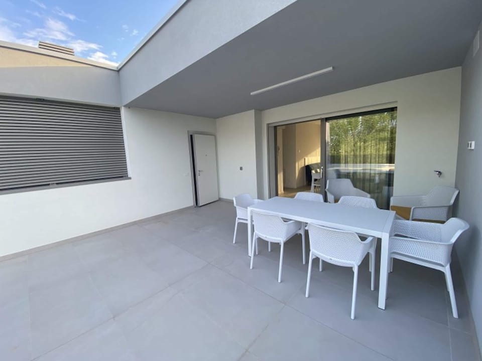 Apartment, 2 Bedrooms, Balcony, City View | Outdoor dining