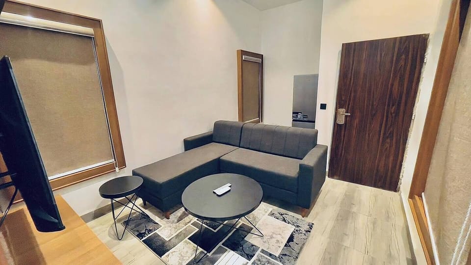 Economy Apartment, Balcony, City View | Living area