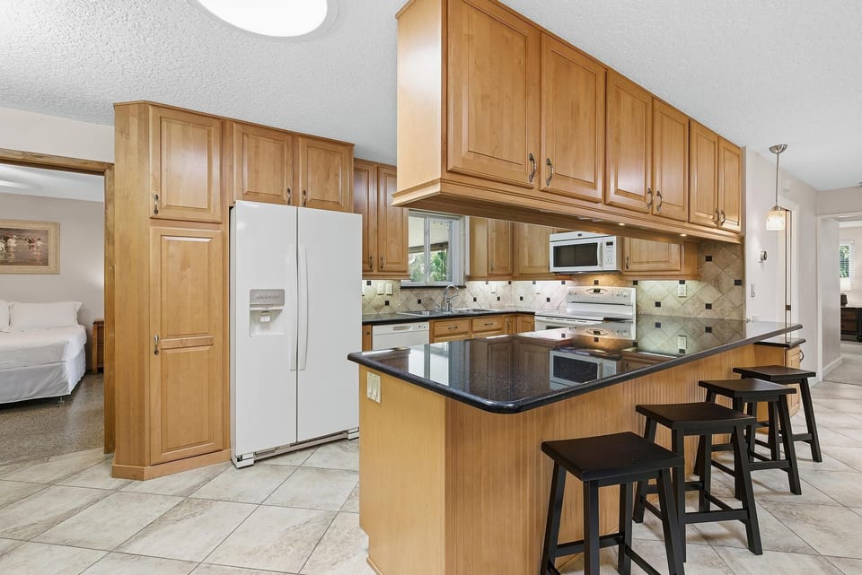 House, Multiple Beds (Big Tree) | Private kitchen