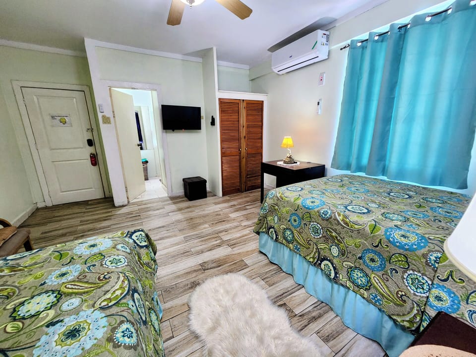 Comfort Quadruple Room | Blackout drapes, iron/ironing board, WiFi (free)