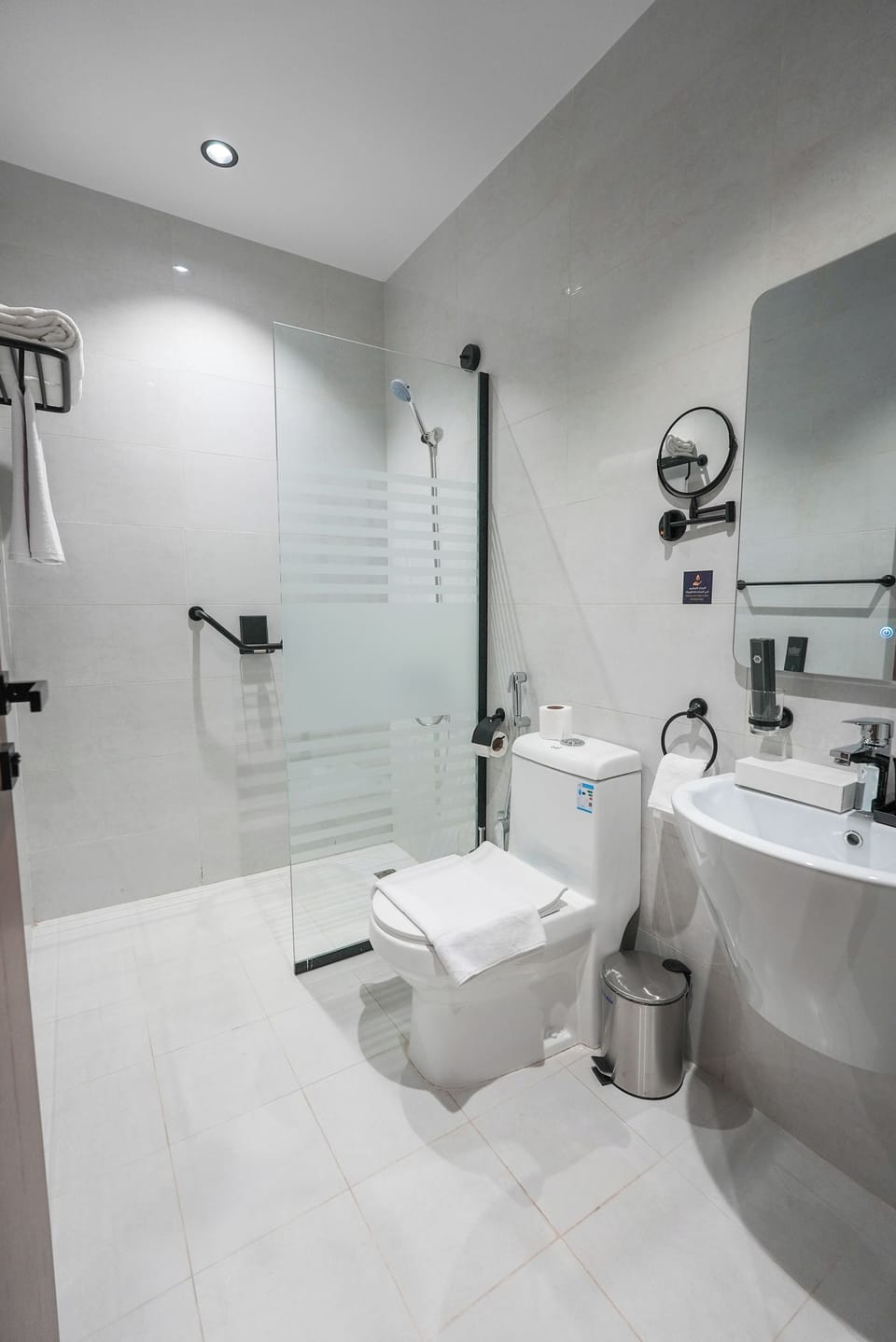 Basic Room | Bathroom | Slippers