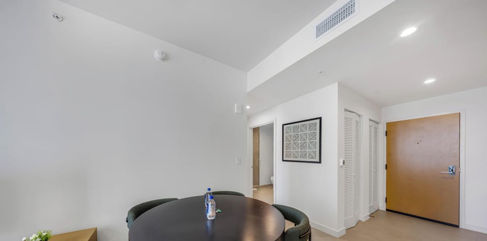 Condo, Balcony, City View | Dining