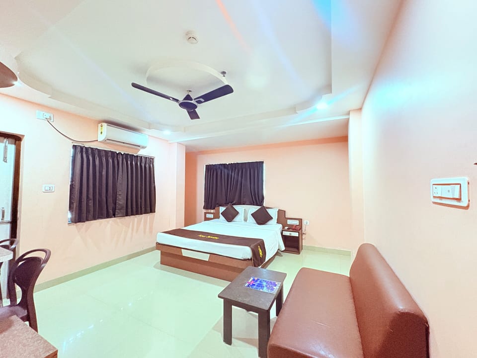 Deluxe Double Room, City View | Desk, free WiFi