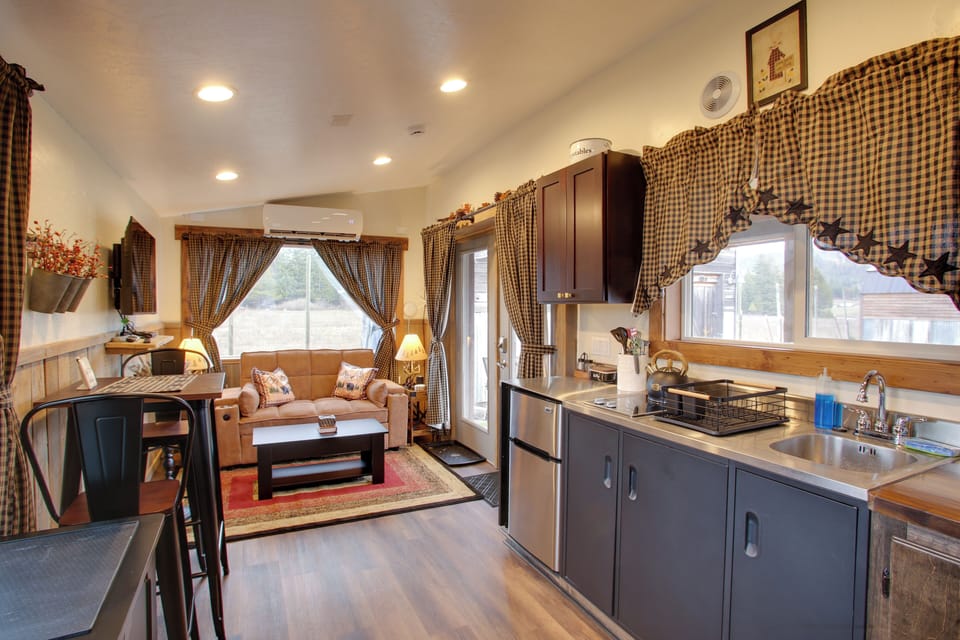 House (2 Bedrooms) | Interior