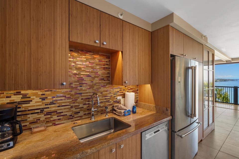 Condo, 1 Bedroom | Private kitchen | Coffee/tea maker, fridge, oven, toaster