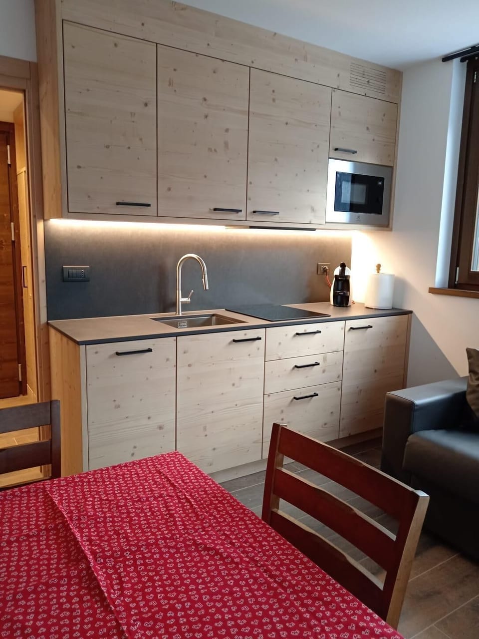 Basic Apartment, Mountain View | Private kitchen