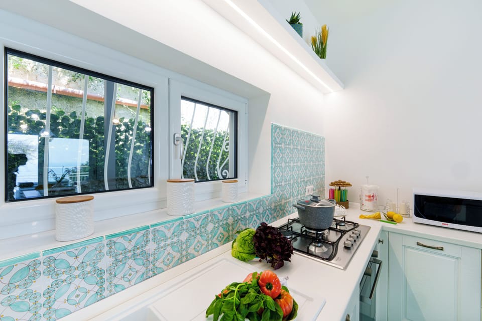 Comfort Apartment, Sea View | Private kitchen