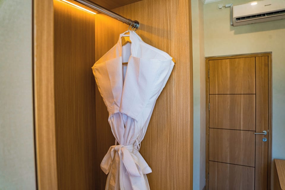 Minibar, desk, free WiFi