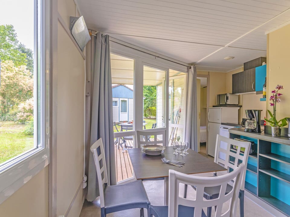 Cottage | Dining
