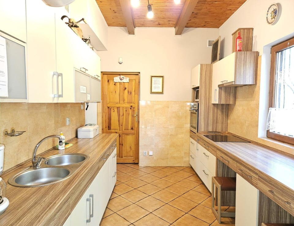 House | Private kitchen | Highchair