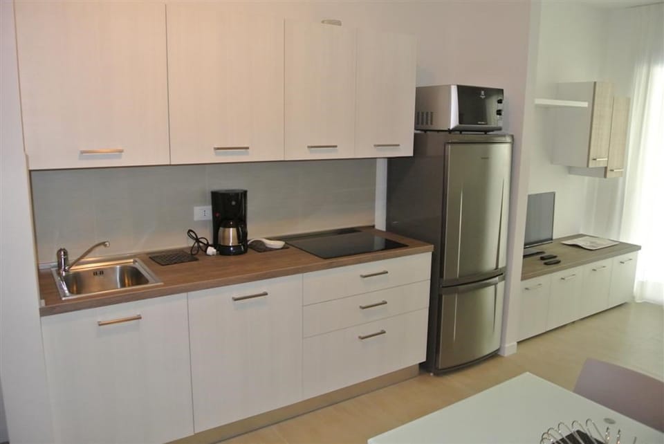 Apartment, 2 Bedrooms, Balcony, City View | Interior