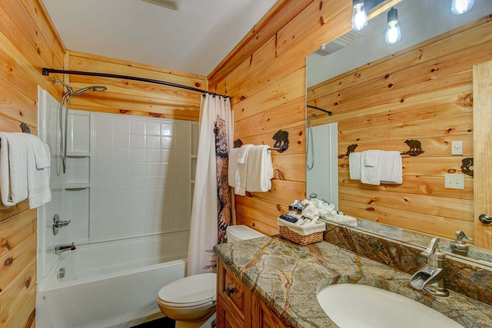 Dogwood Den Chalet in Beech Mountain
