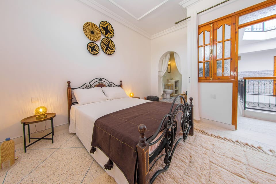 Double Room, 1 Queen Bed, Private Bathroom | WiFi (free), bed sheets