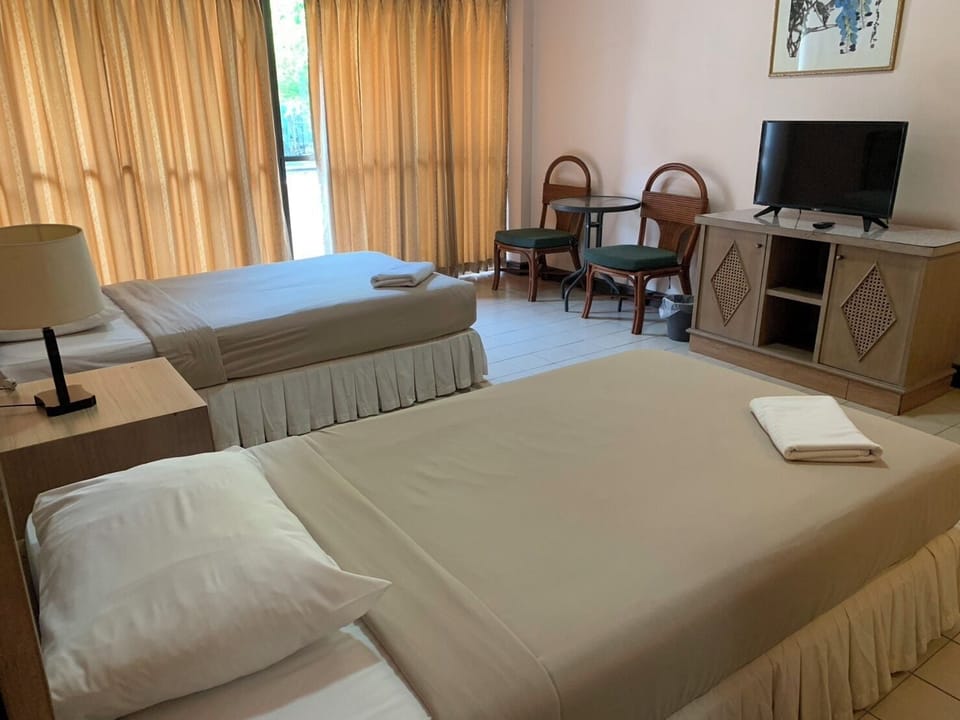 Twin Room | Free WiFi