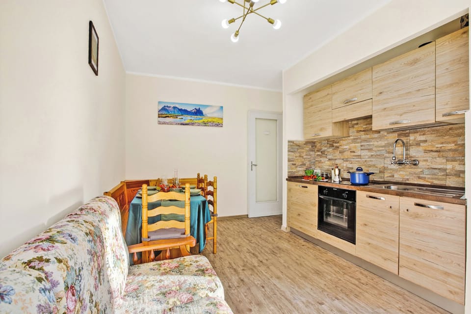 Standard Apartment, 2 Bedrooms, Balcony (Francis Home) | Interior