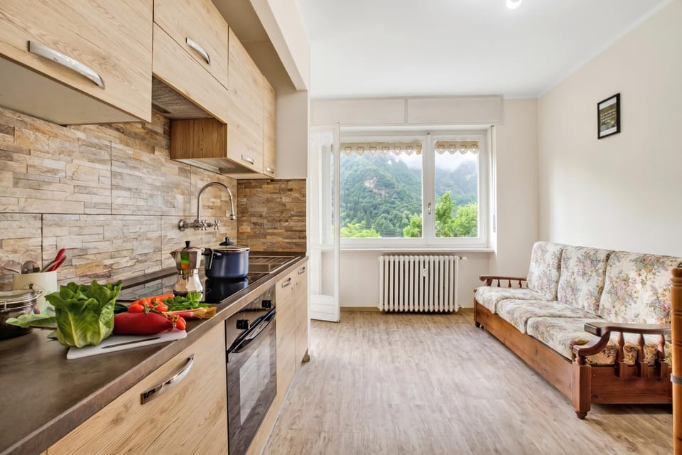 Standard Apartment, 2 Bedrooms, Balcony (Francis Home) | Private kitchen