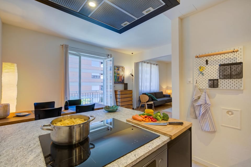 Standard Apartment, 1 Bedroom, Balcony (Modern Apartment Near Lake Lugano) | Dining
