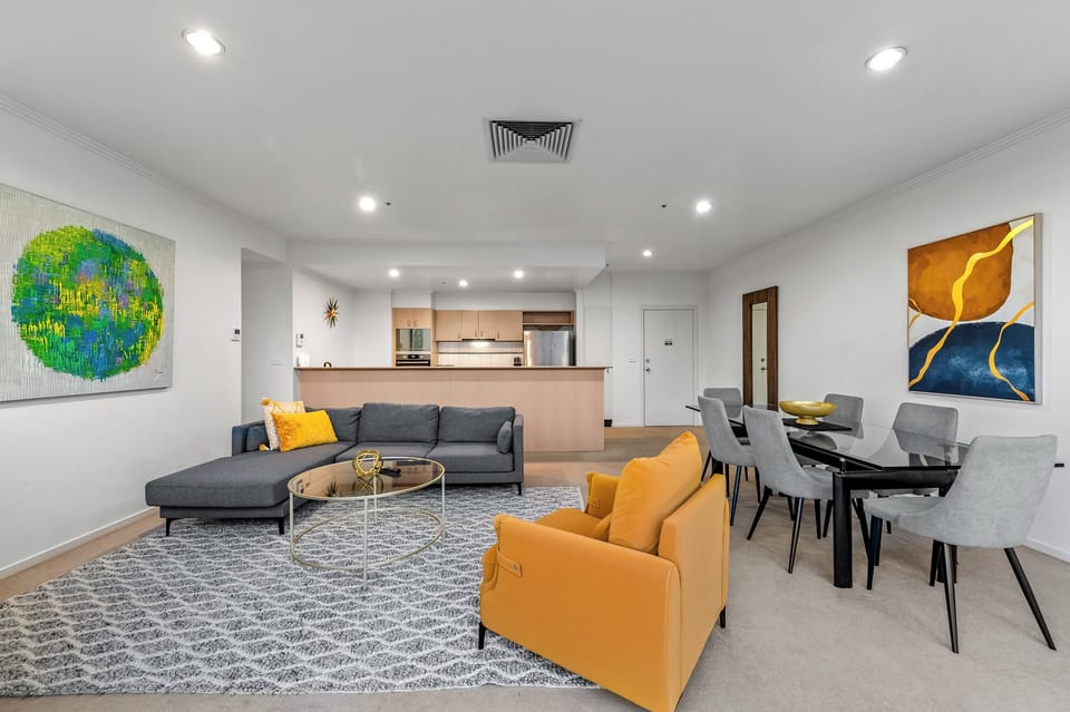 Comfort Apartment, Balcony, City View | Living area