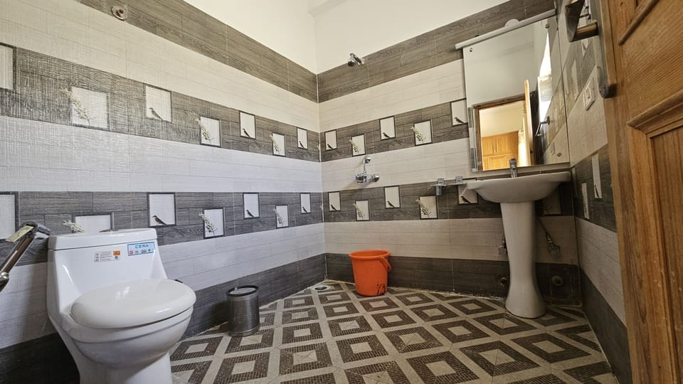 Family Room | Bathroom | Soap, shampoo