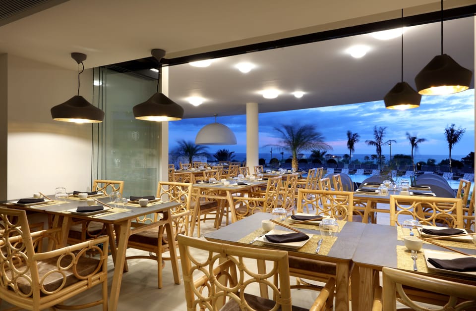 5 restaurants, dinner served