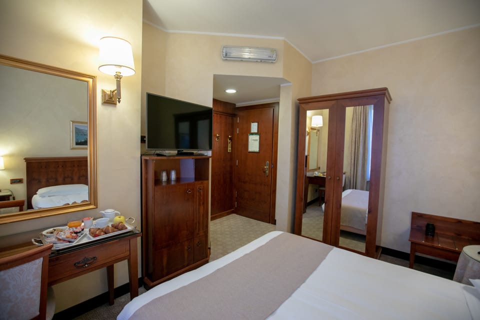 Single Room | Premium bedding, minibar, in-room safe, individually furnished