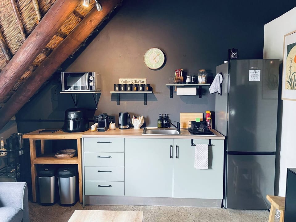 Apartment, 2 Bedrooms, Smoking, Balcony | Interior