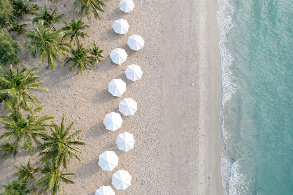 Private beach, white sand, beach bar
