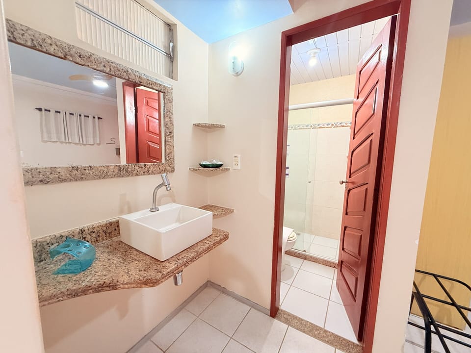 Standard Quadruple Room | Bathroom | Shower, towels, soap, shampoo