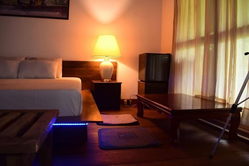 Deluxe Double Room | Laptop workspace, free WiFi