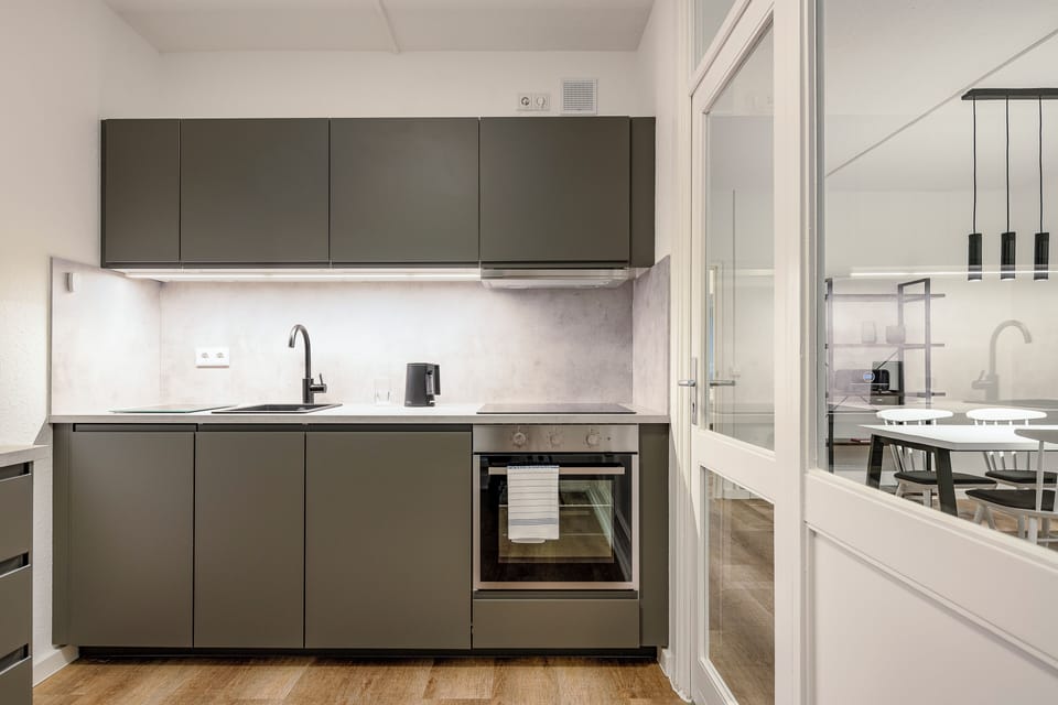 Superior Apartment, 2 Bedrooms (3 Personen) | Private kitchen | Full-size fridge, oven, stovetop, dishwasher