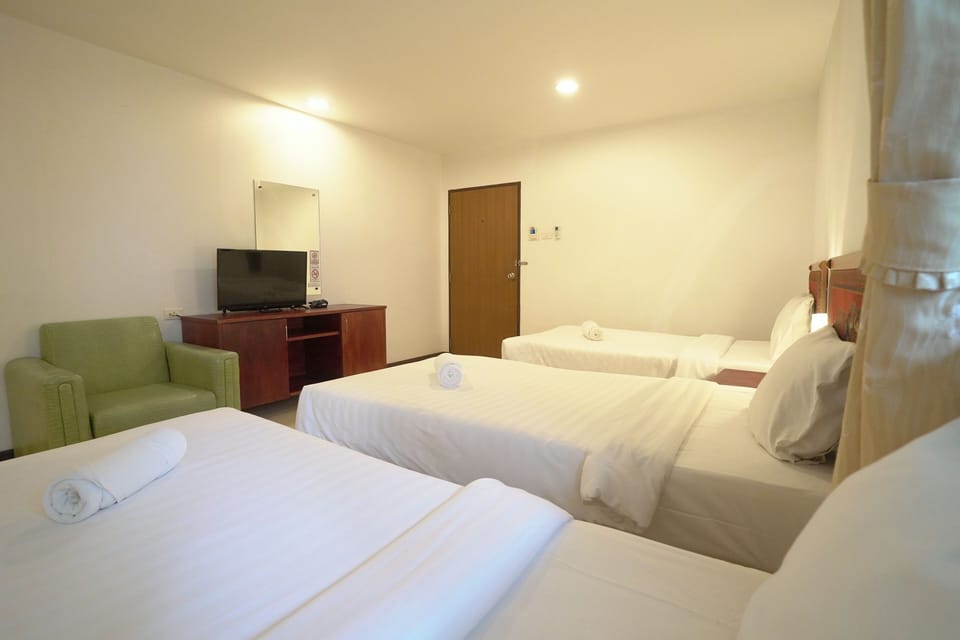 Superior Triple Room | Free WiFi, bed sheets