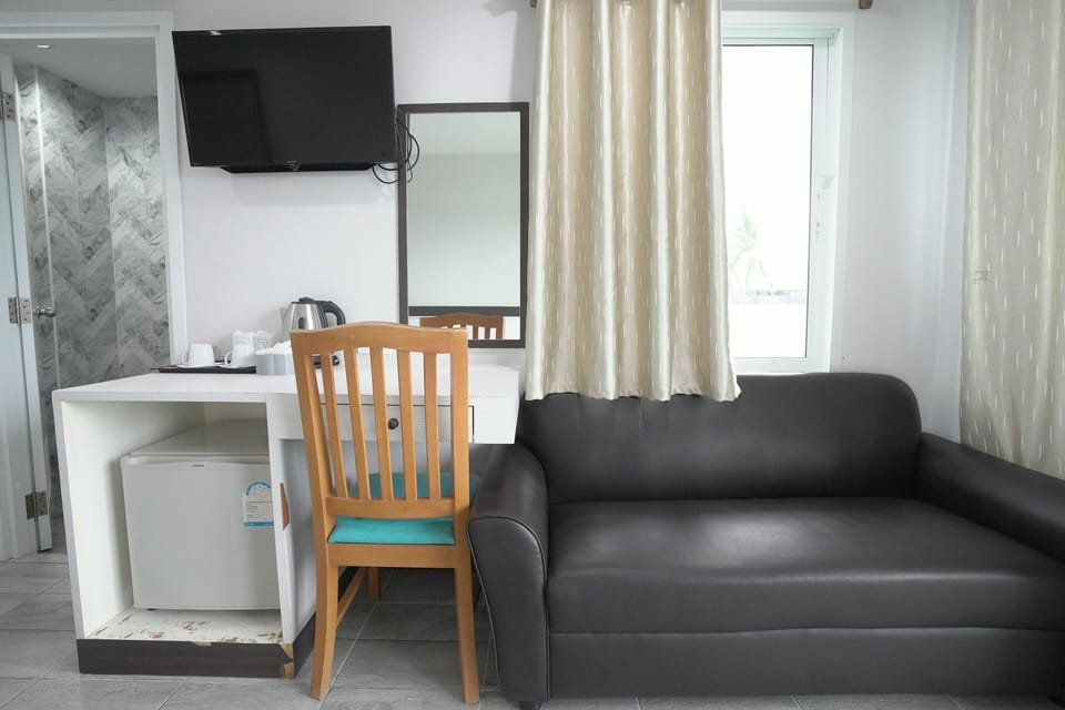 Deluxe Double Room, Corner | Free WiFi, bed sheets
