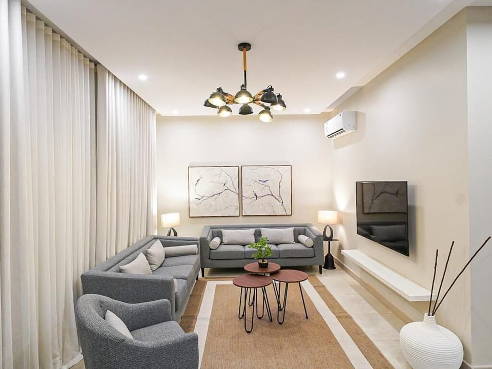 Executive Apartment, 3 Bedrooms | Living area