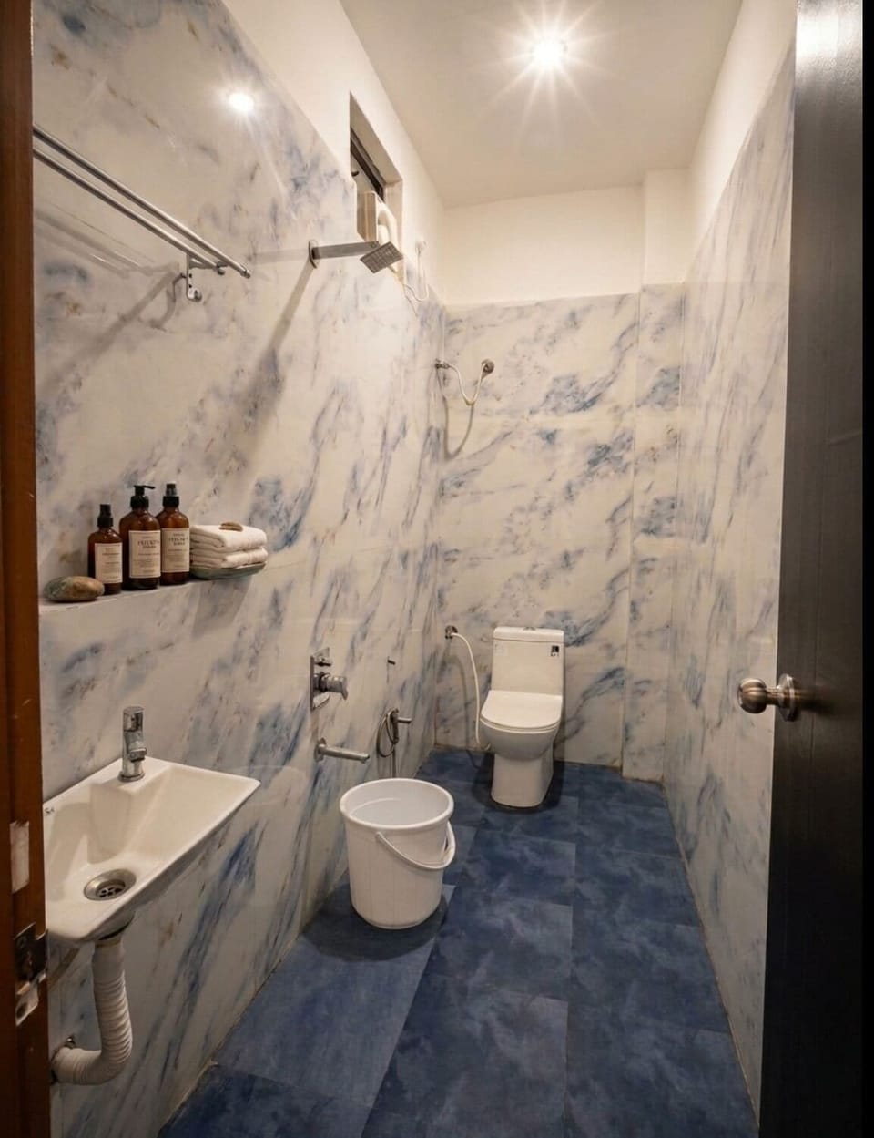Shower, free toiletries, towels, soap