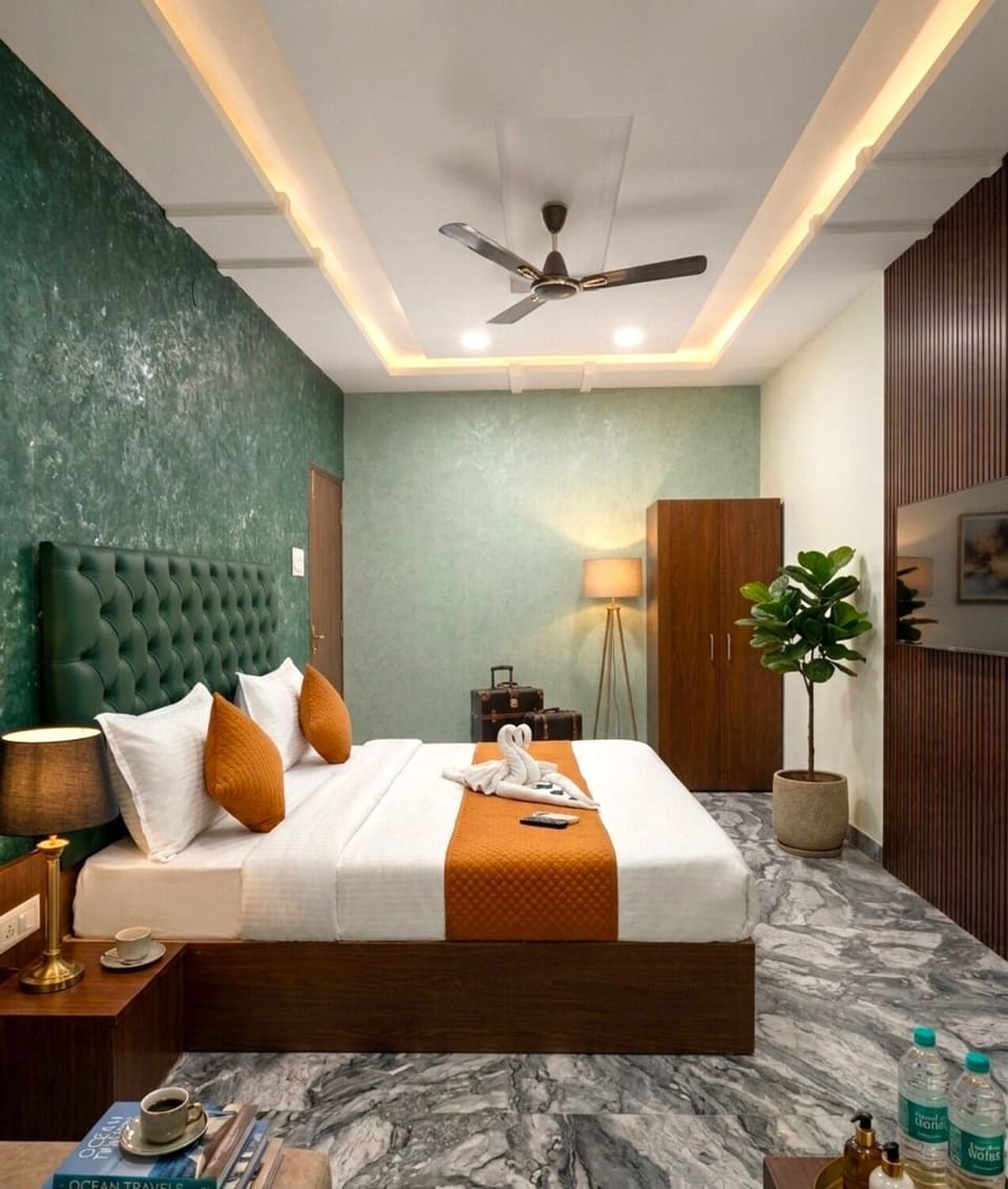 Premium Room | Desk, laptop workspace, WiFi (free), bed sheets