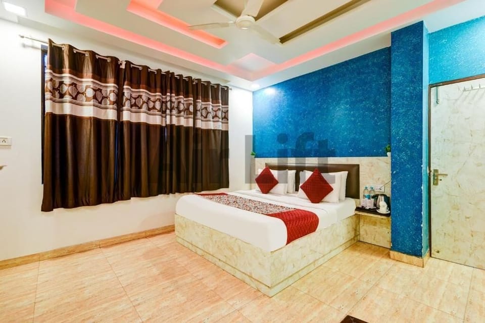 Deluxe Double Room, City View | Soundproofing, iron/ironing board, free WiFi