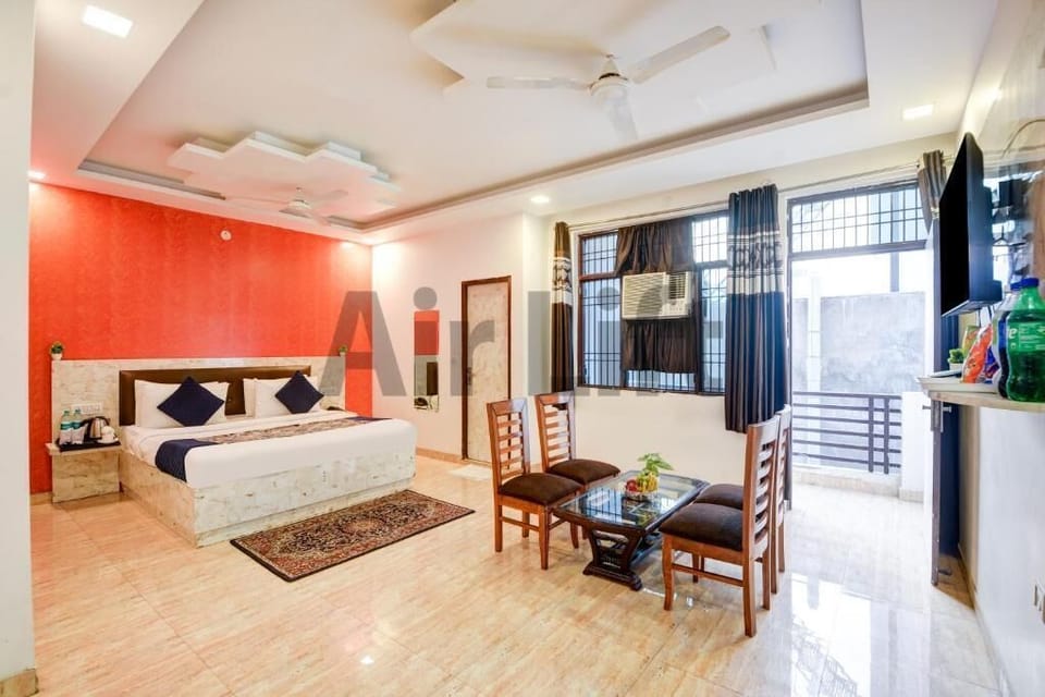 Family Room, Balcony, City View | Soundproofing, iron/ironing board, free WiFi