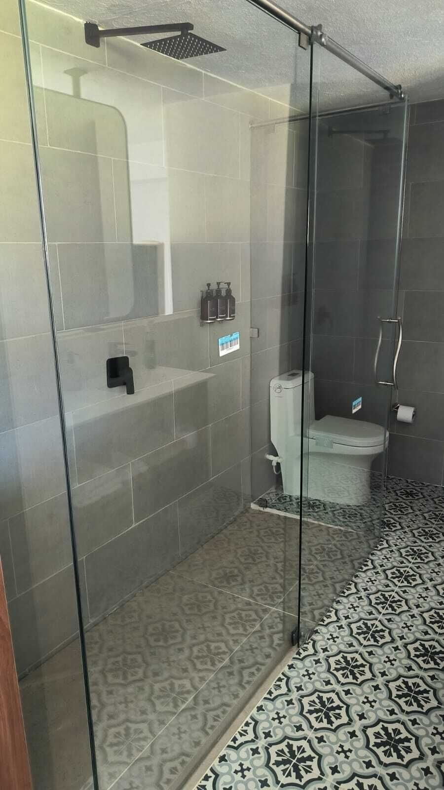 Deluxe Double Room, Balcony, Lake View | Bathroom | Separate tub and shower, rainfall showerhead, hair dryer, towels