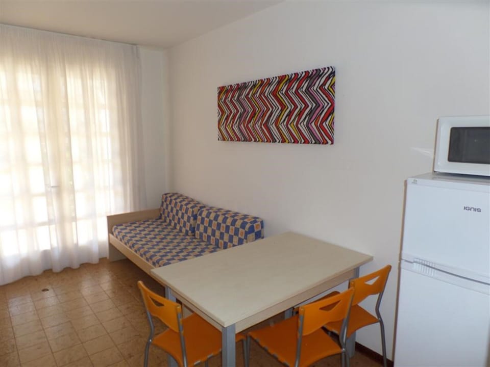Apartment, 2 Bedrooms, Balcony | Interior