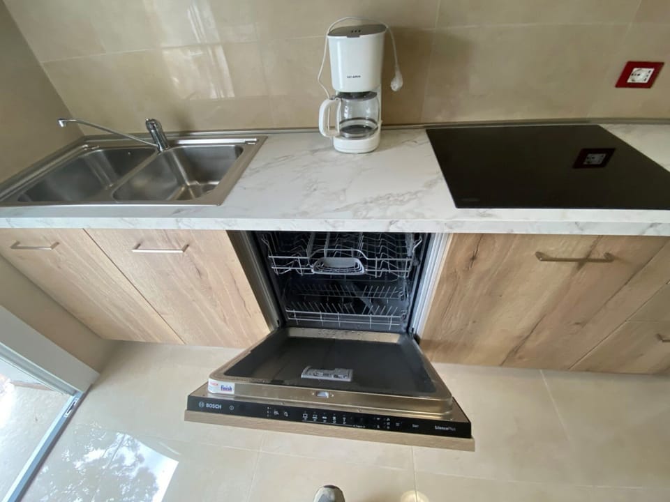Apartment, 2 Bedrooms, Balcony | Private kitchen