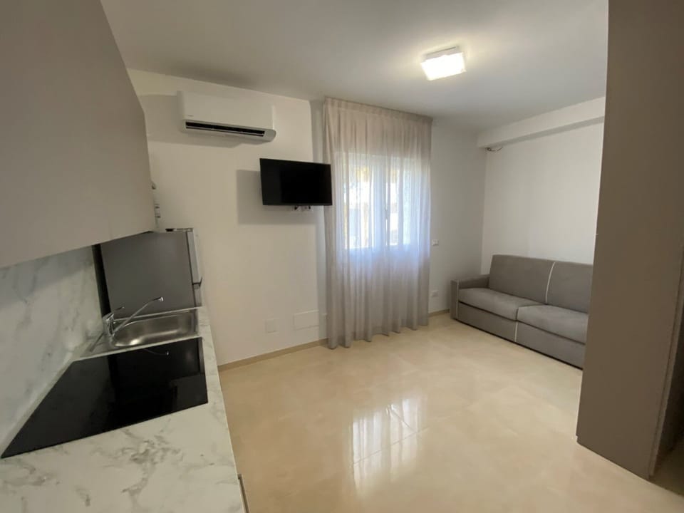 Studio, Balcony | Living room