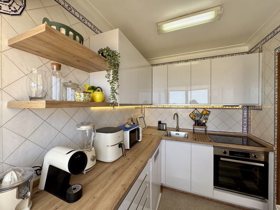 Microwave, dishwasher, coffee/tea maker